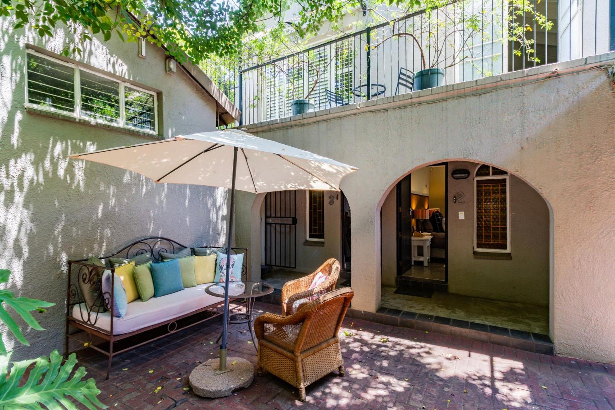 Pumleni Guesthouse Hartbeespoort Exterior foto