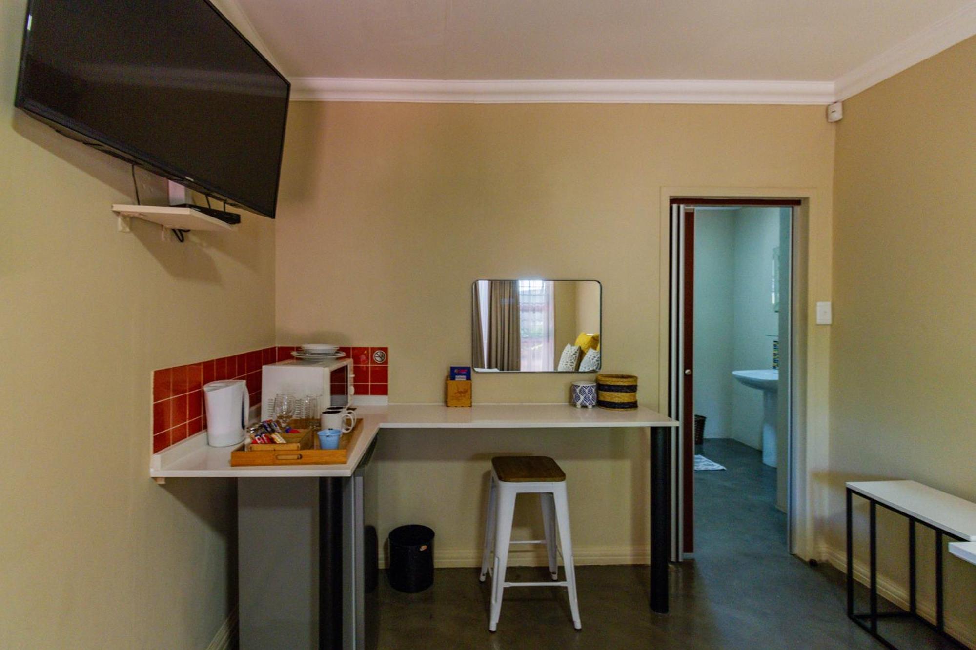 Pumleni Guesthouse Hartbeespoort Exterior foto