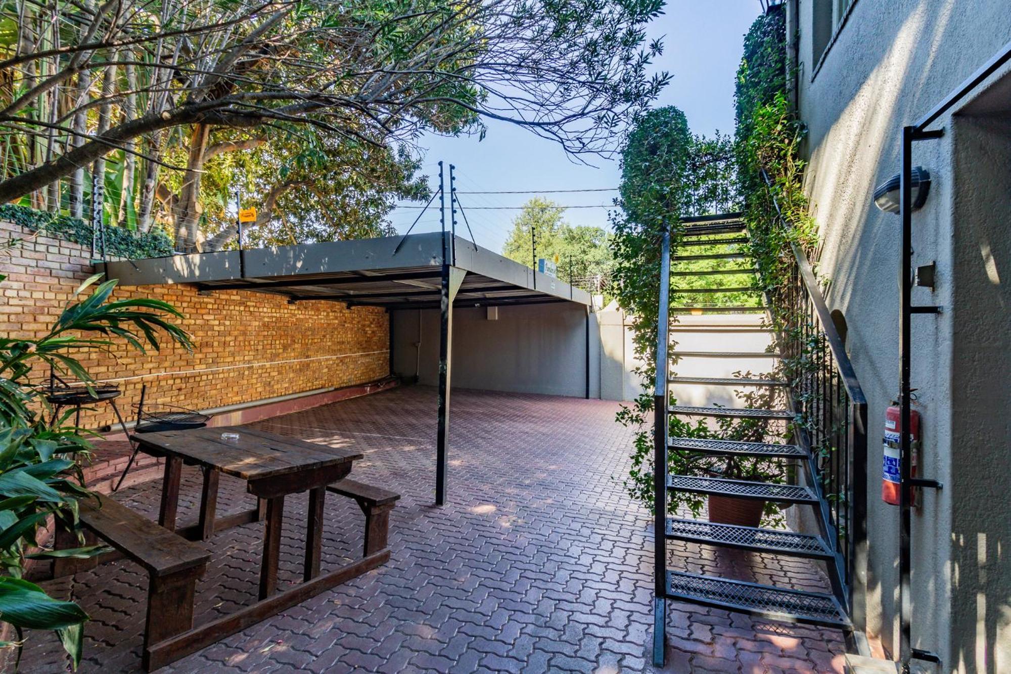 Pumleni Guesthouse Hartbeespoort Exterior foto