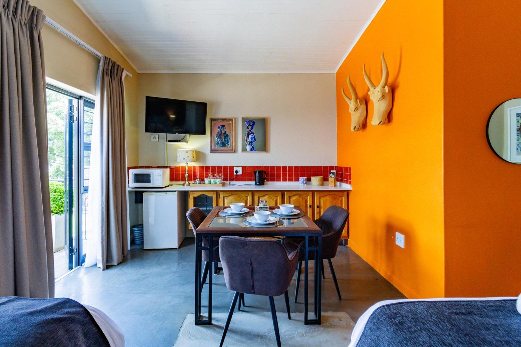 Pumleni Guesthouse Hartbeespoort Exterior foto